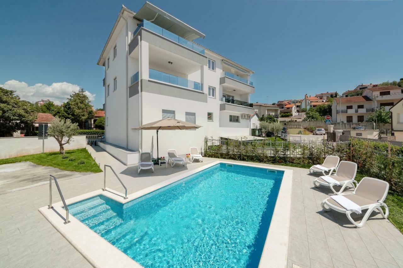 Viras Luxury Holiday Pula Exterior photo