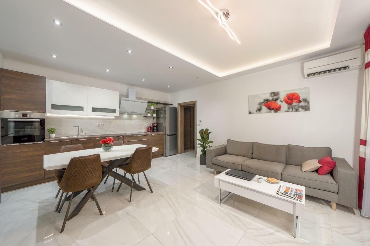 Viras Luxury Holiday Pula Exterior photo