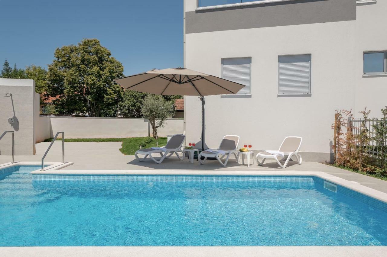 Viras Luxury Holiday Pula Exterior photo